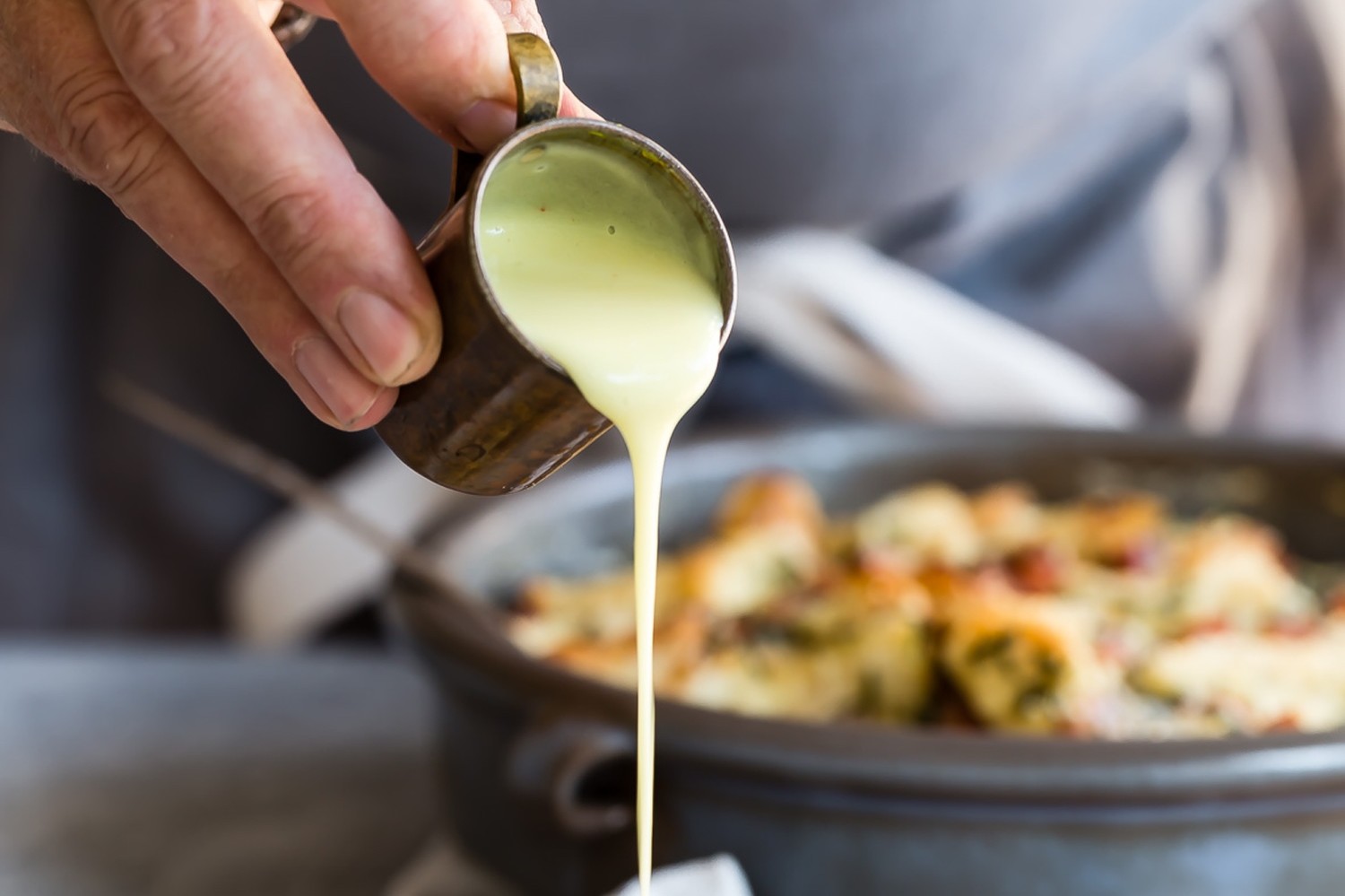 This quick and easy hollandaise sauce is made with organic egg yolks, water, unsalted butter, lemon juice, and a touch of kosher salt. | peteandgerrys.com 