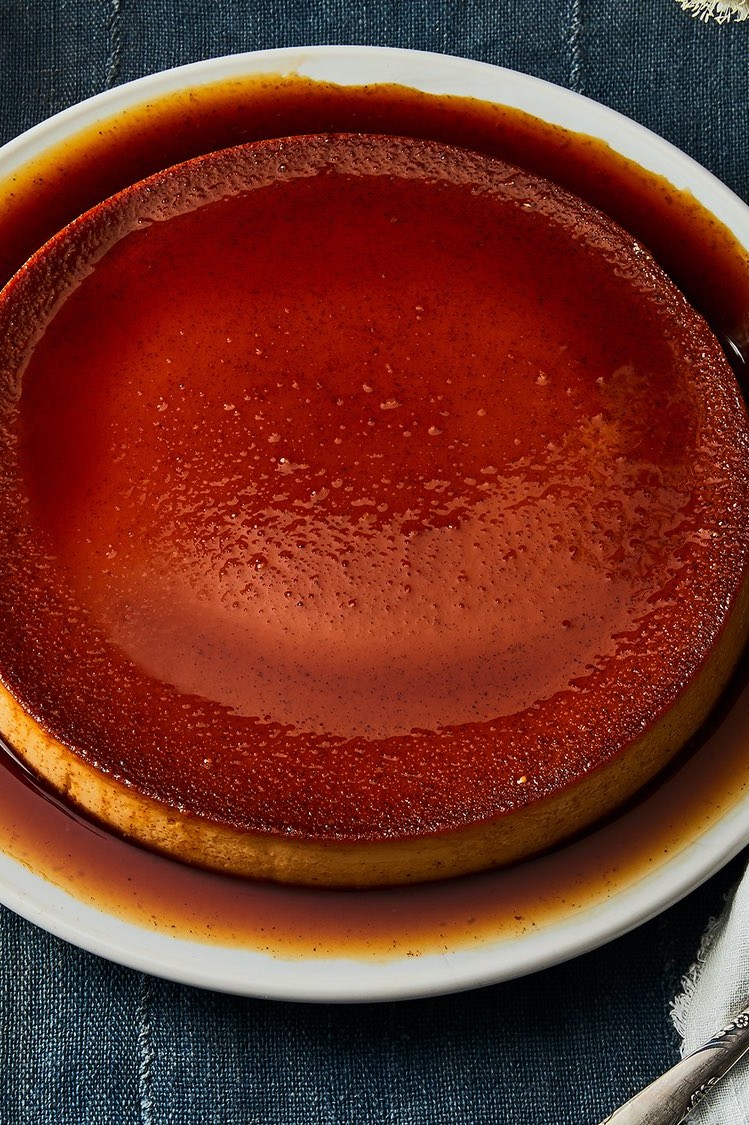 This spicy horchata flan features all the flavors of a classic flan with an added kick of horchata concentrate and cayenne pepper. | peteandgerrys.com 